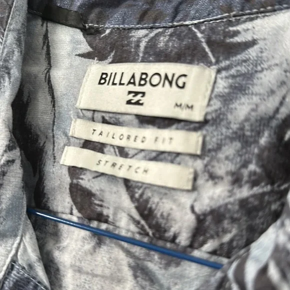 Billabong Medium Tailored short sleeve button down - Picture 2 of 3